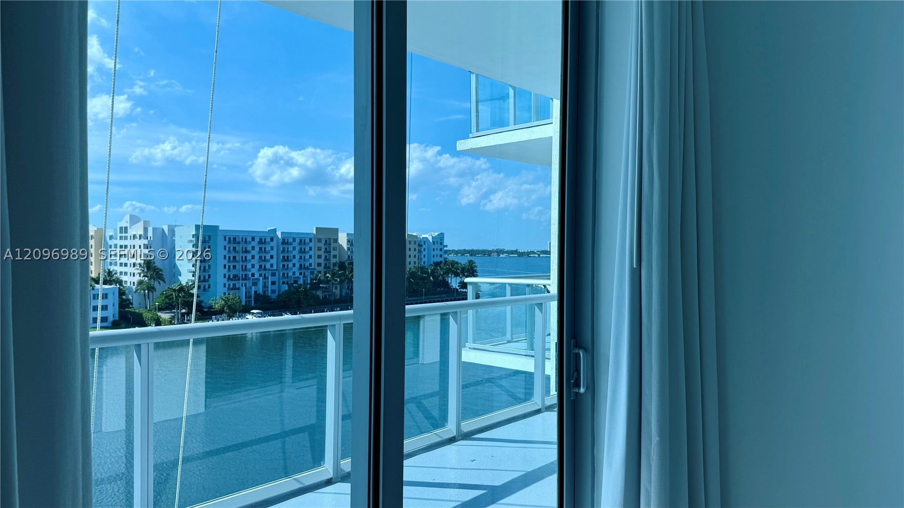 image Eloquence on the Bay8