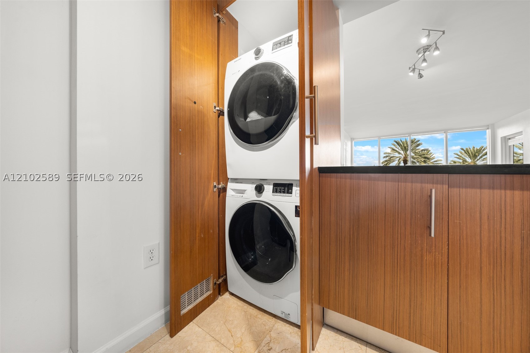 image Harbour House11