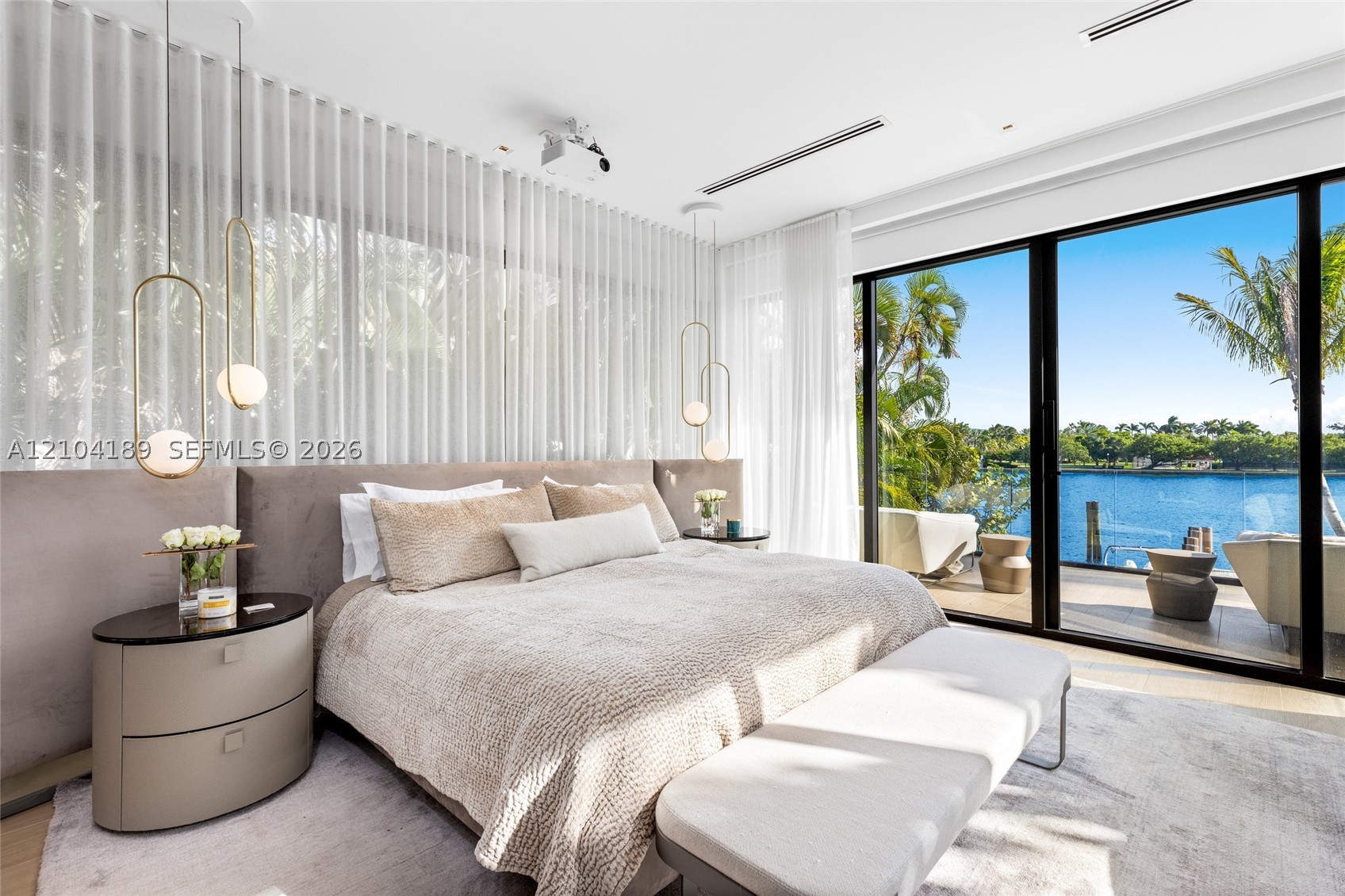 250 S Hibiscus Dr Miami Beach, FL 33139