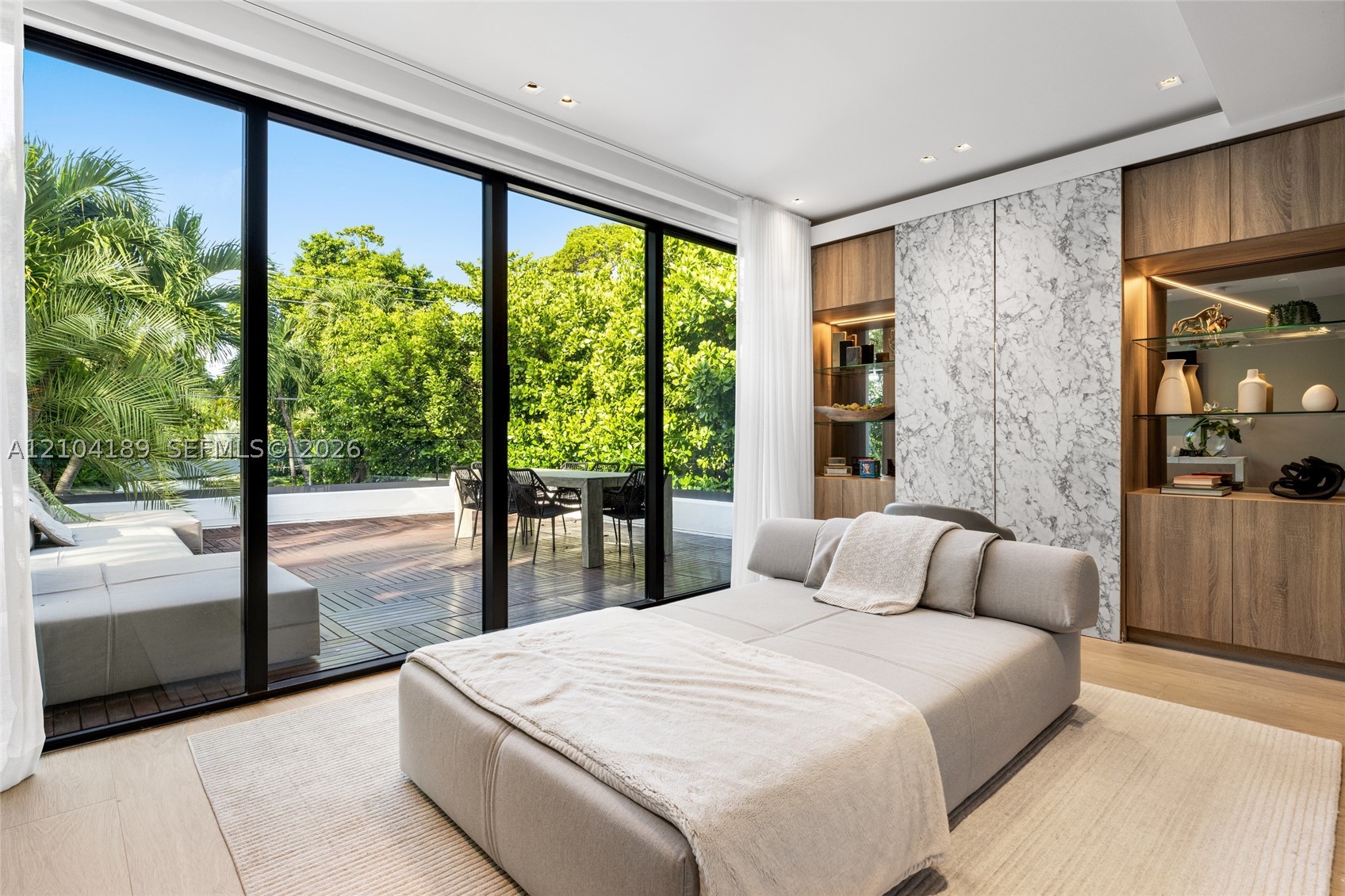 250 S Hibiscus Dr Miami Beach, FL 33139