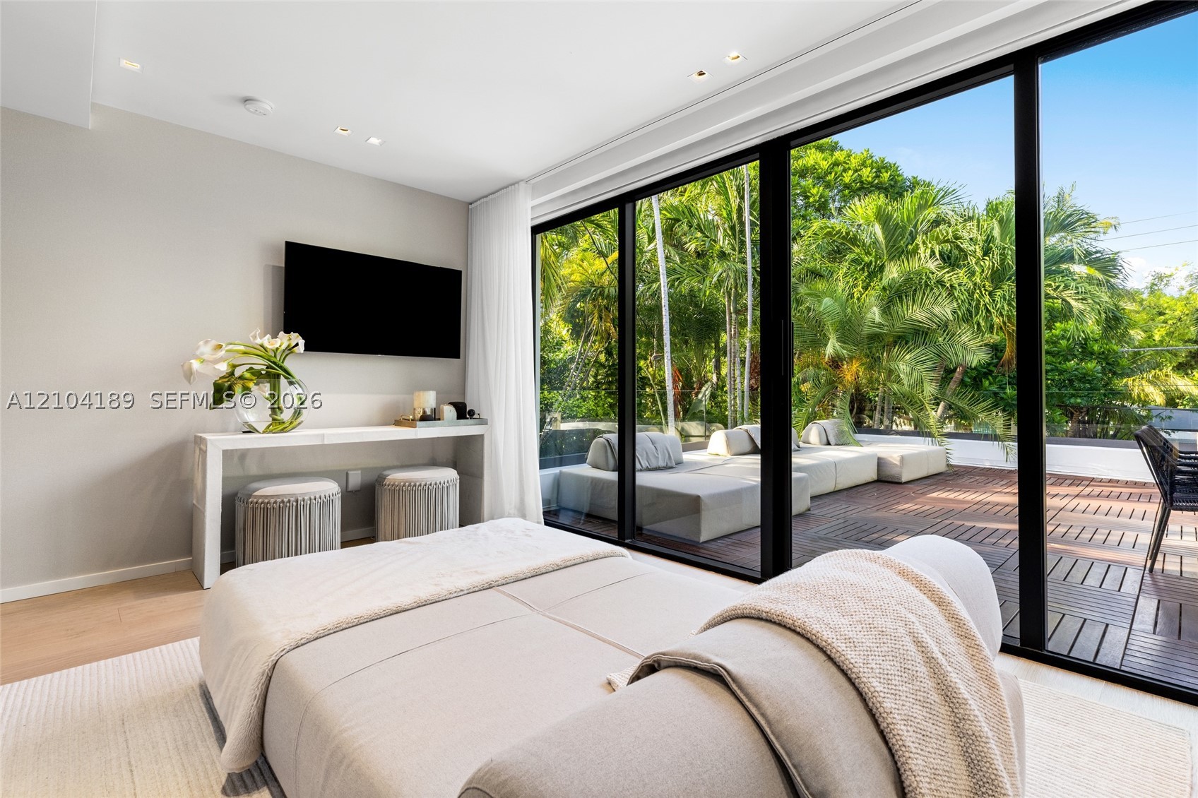 250 S Hibiscus Dr Miami Beach, FL 33139