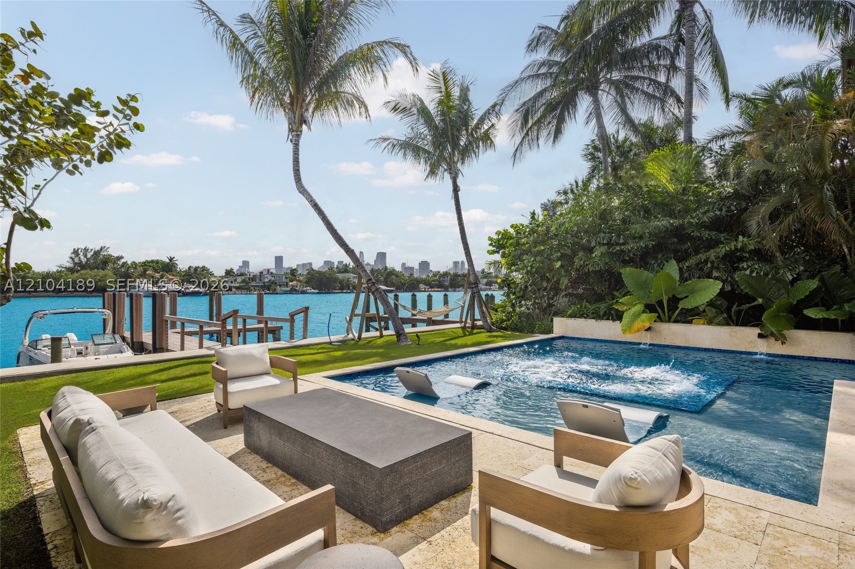 250 S Hibiscus Dr Miami Beach, FL 33139