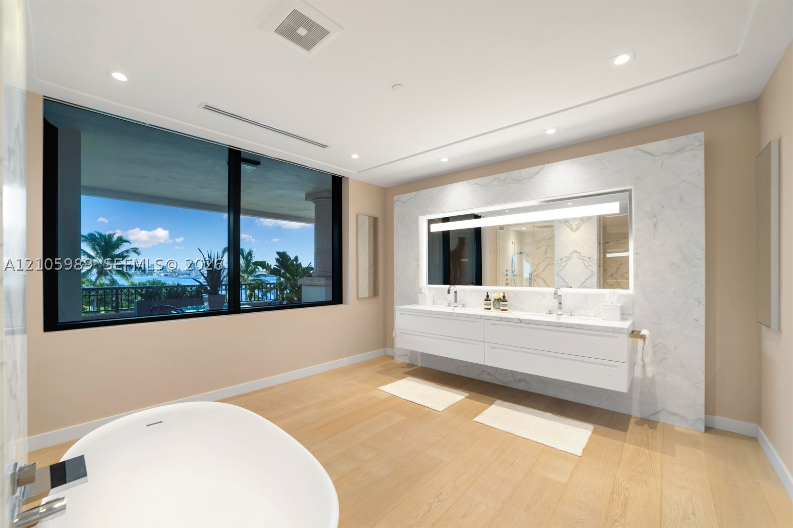 6800 Fisher Is Dr #6823 Miami Beach, FL 33109