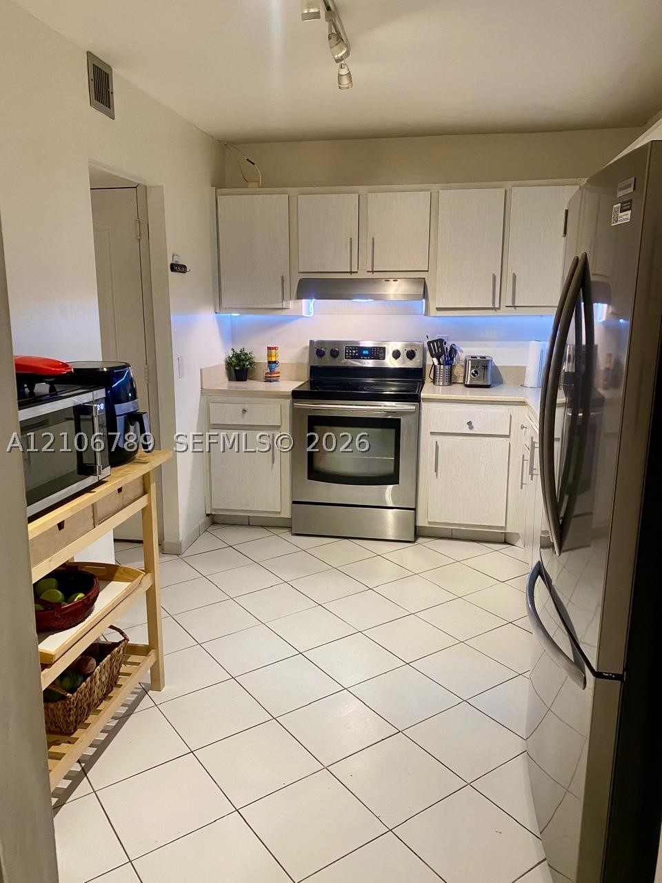 image Arlen House East12
