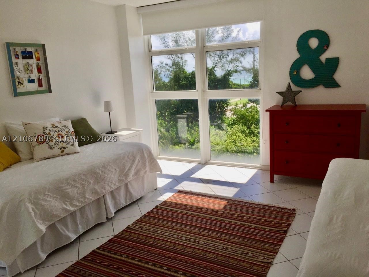 image Arlen House East22
