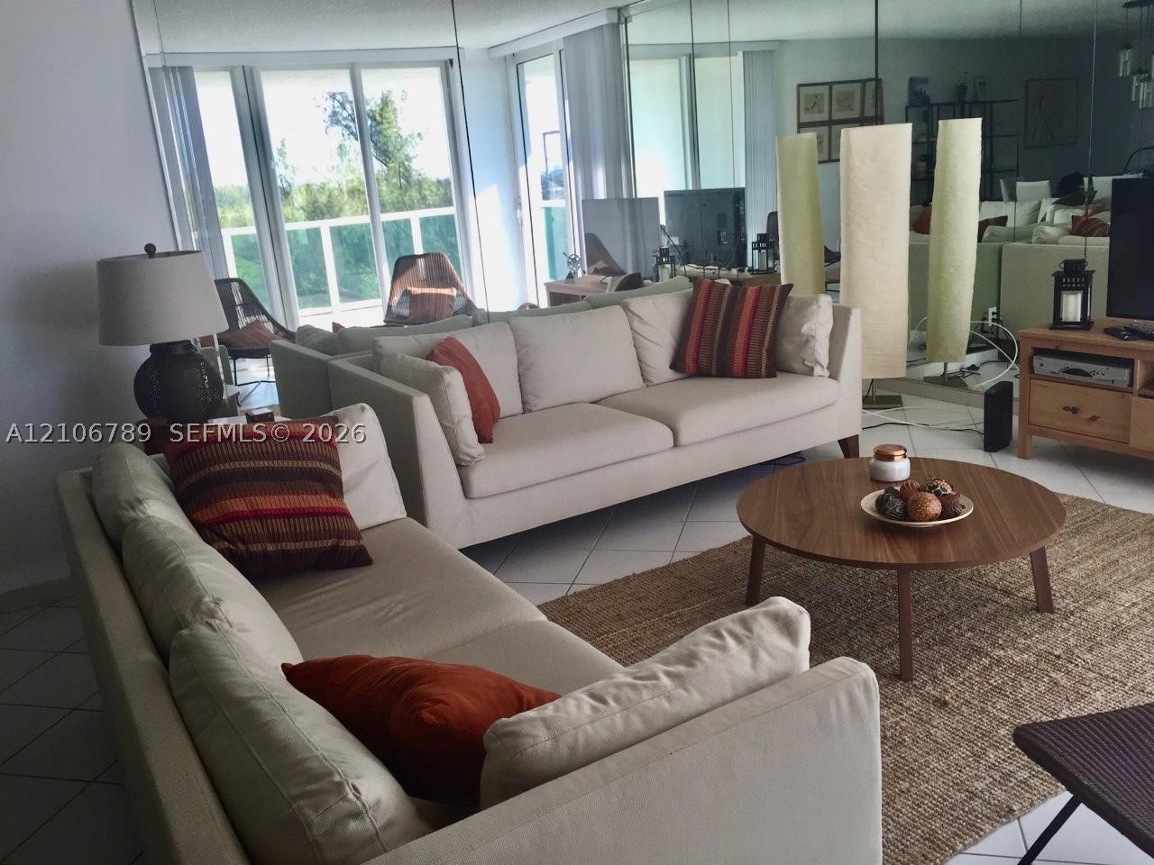 image Arlen House East32