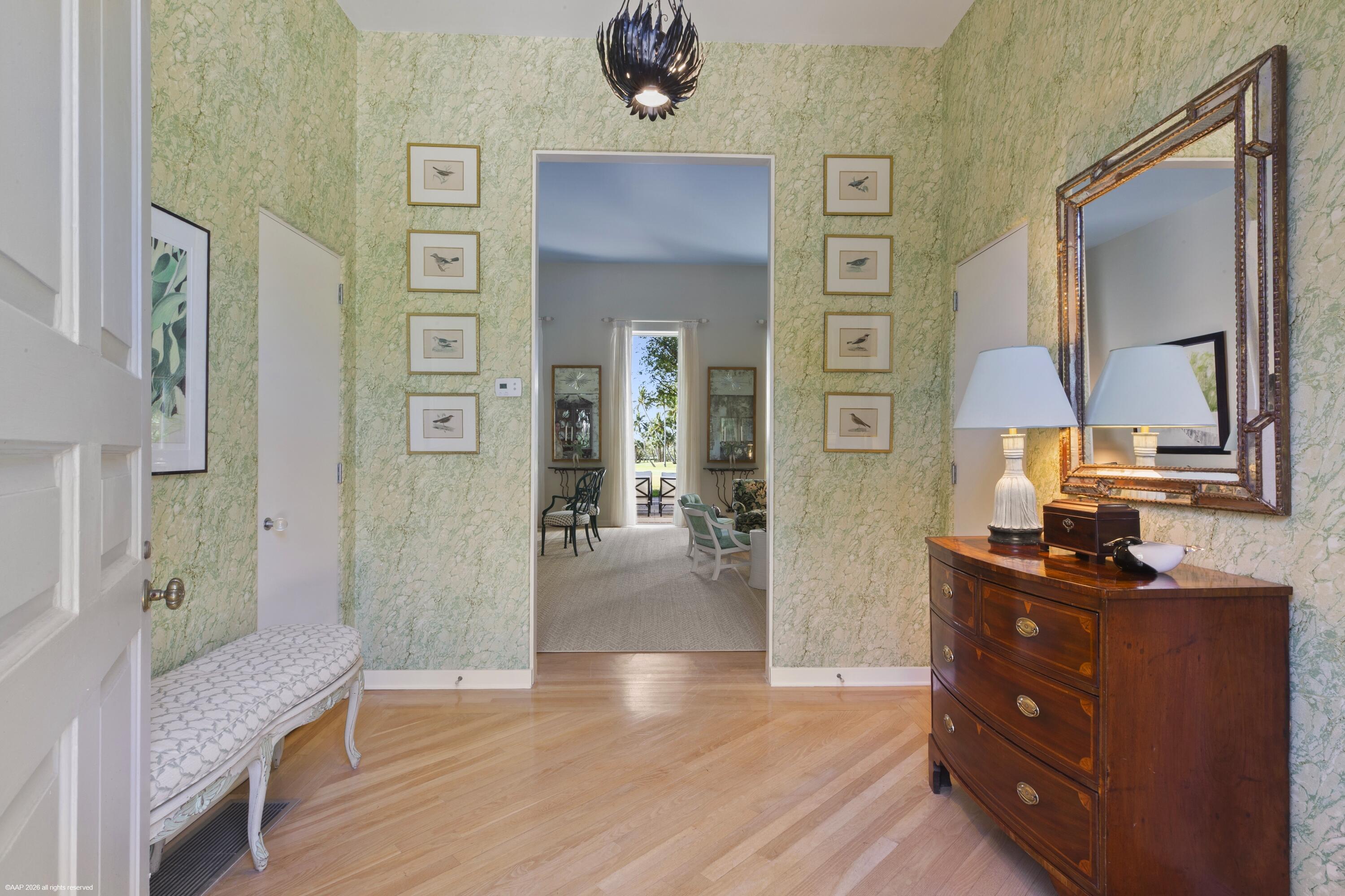 30 Gomez Jupiter Island, FL 33455