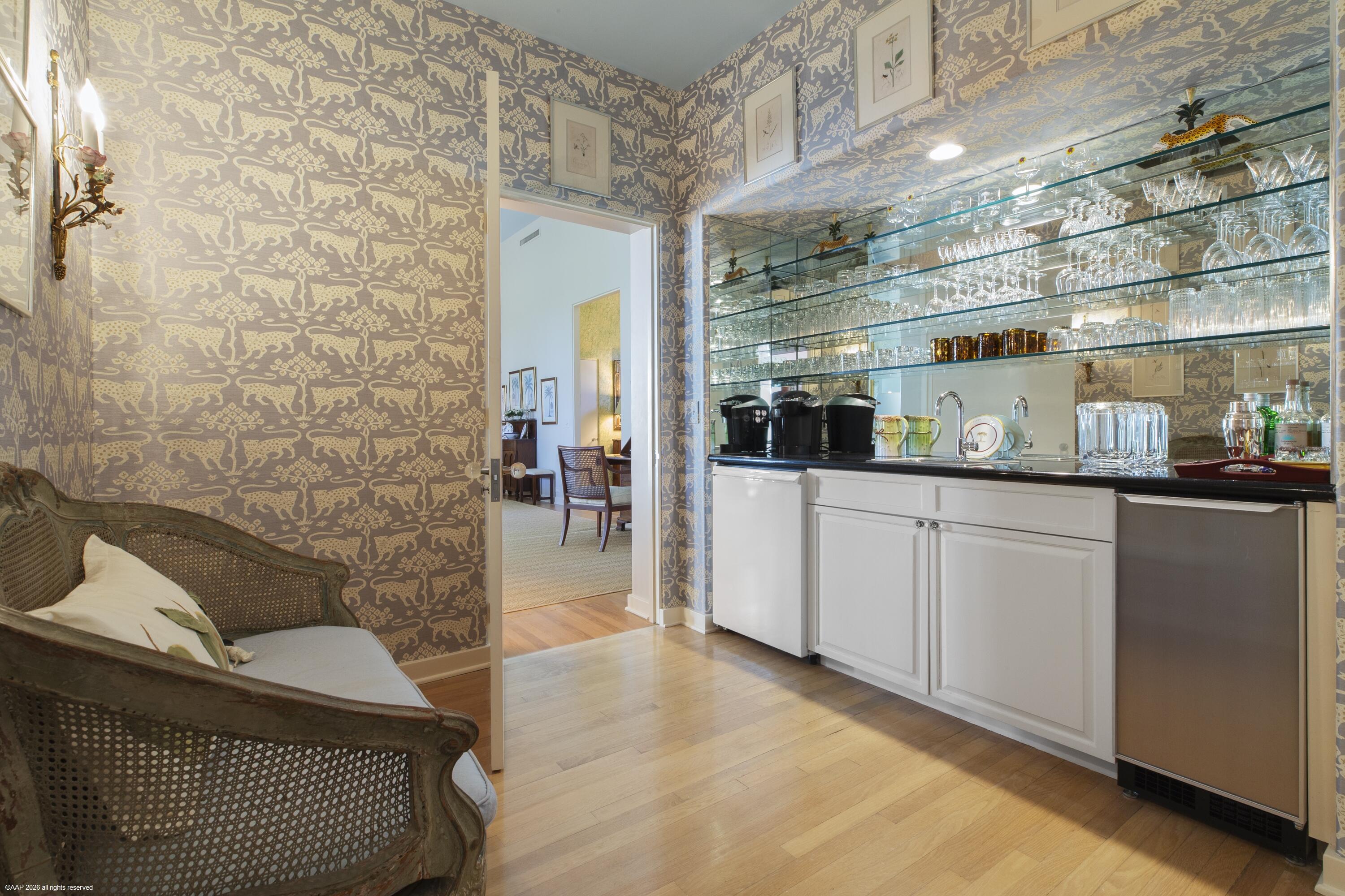 30 Gomez Jupiter Island, FL 33455