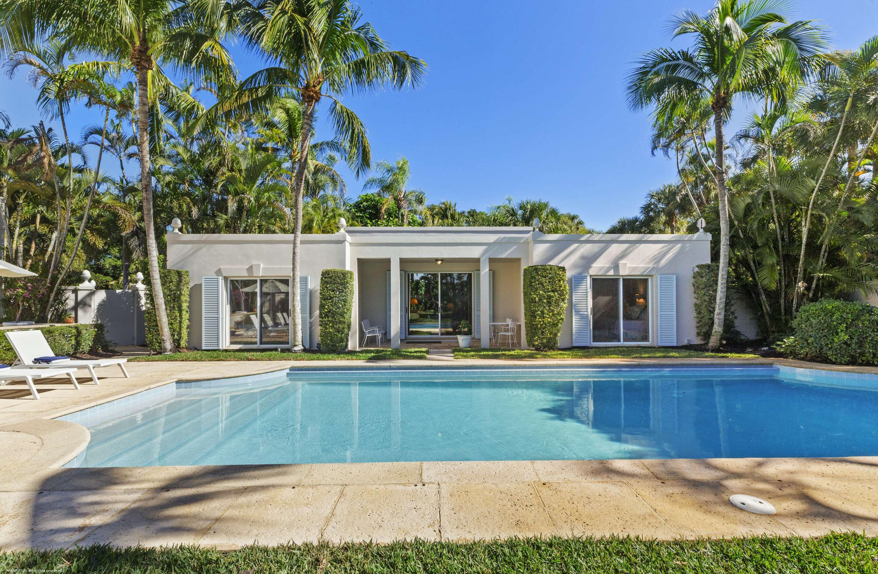 30 Gomez Jupiter Island, FL 33455