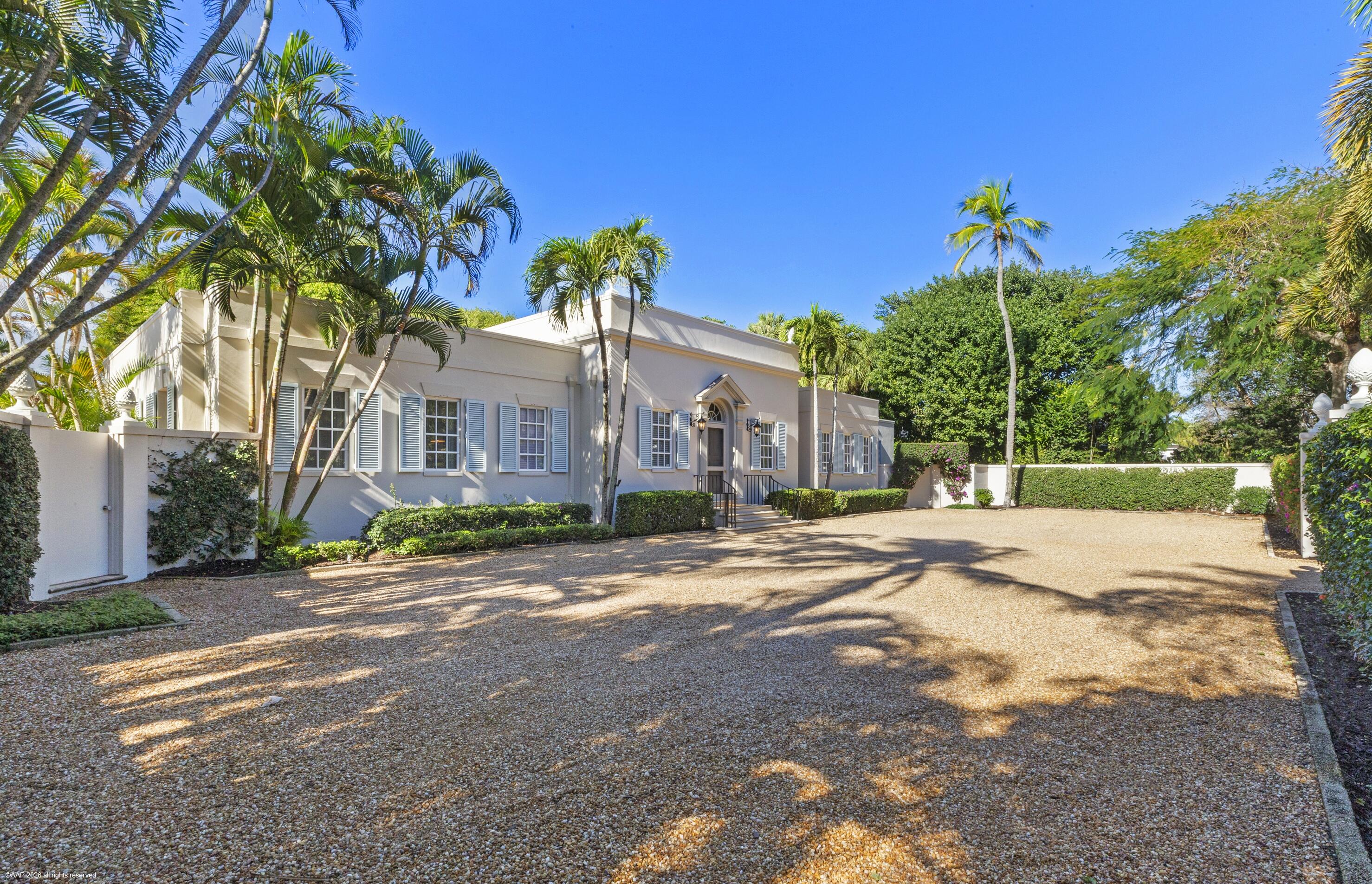30 Gomez Jupiter Island, FL 33455