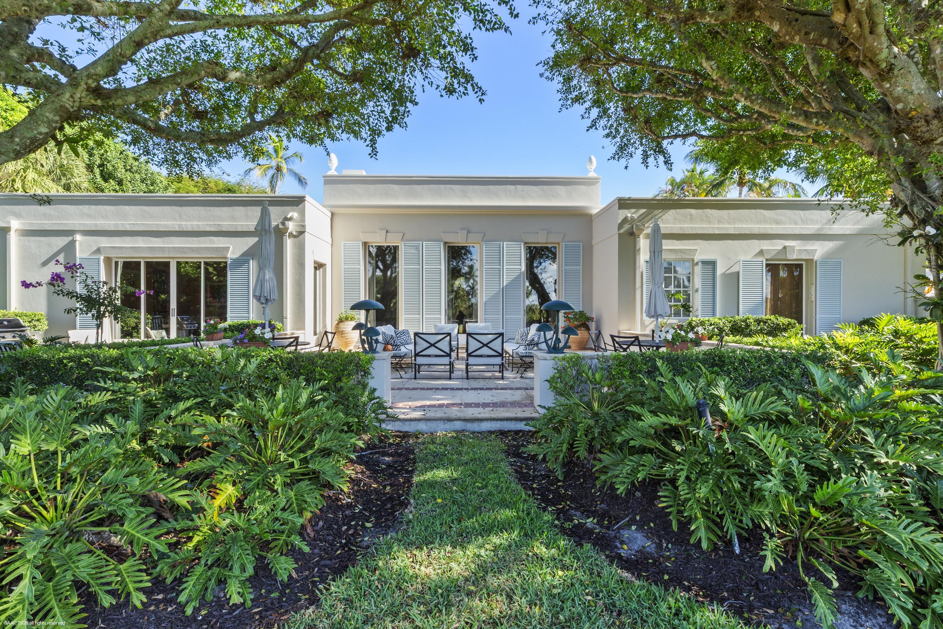 30 Gomez Jupiter Island, FL 33455