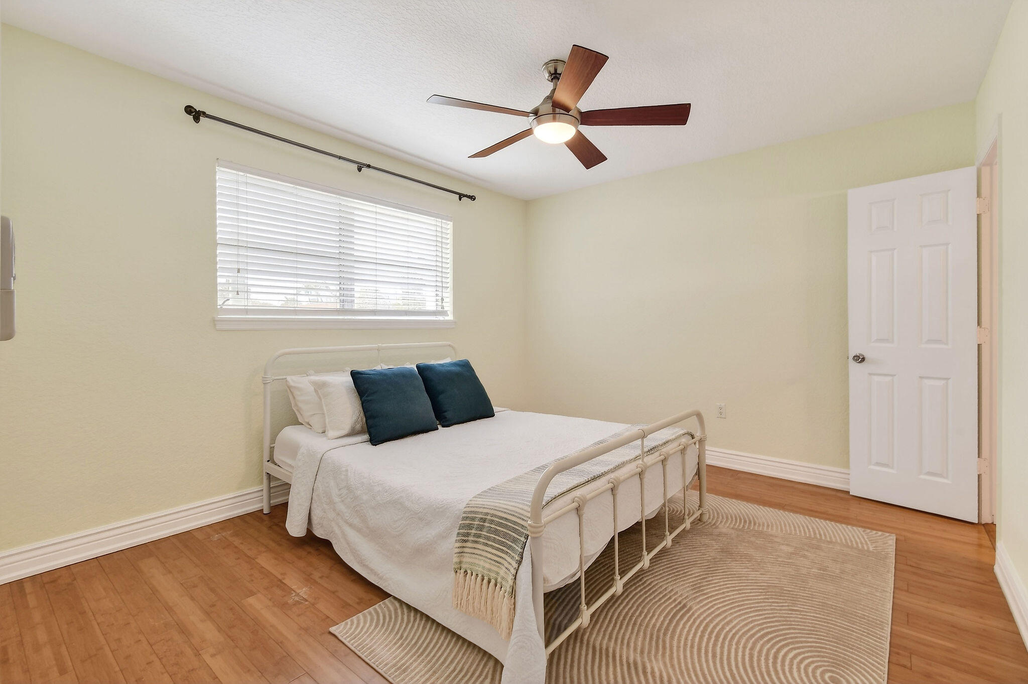 400 Northlake North Palm Beach, FL 33408