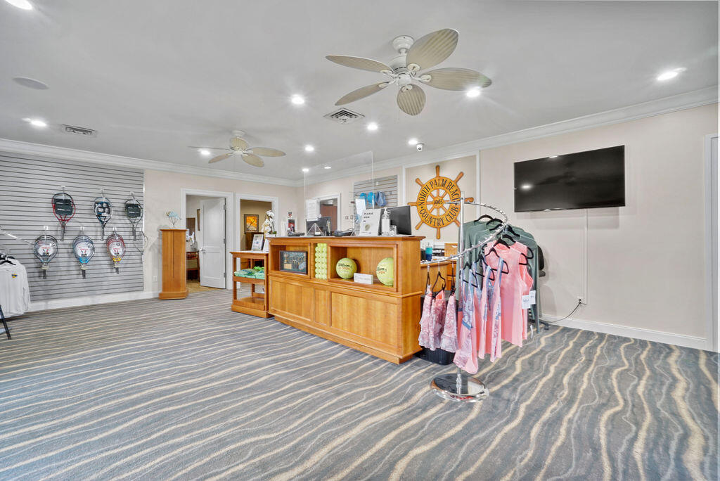 400 Northlake North Palm Beach, FL 33408