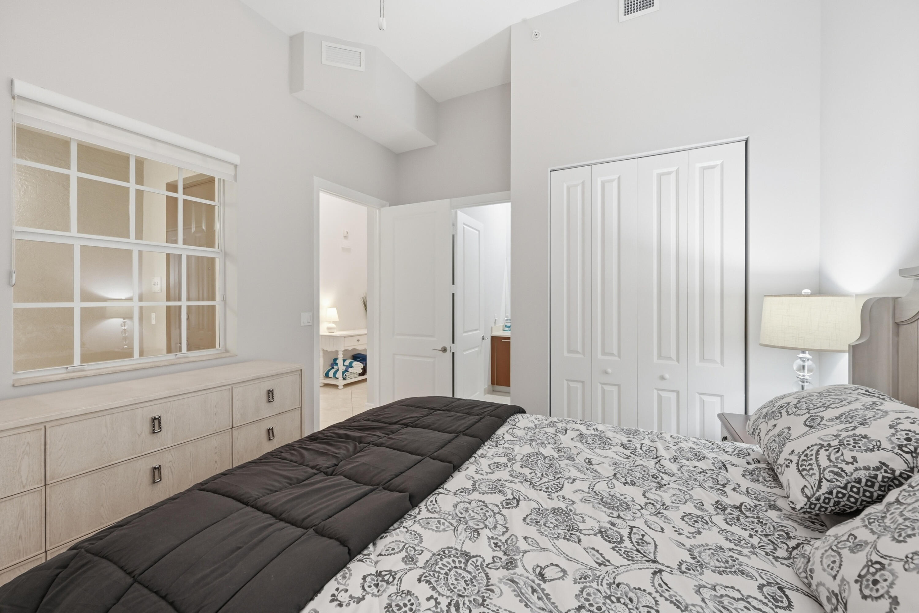 4445 El Mar #2414 Lauderdale By The Sea, FL 33308