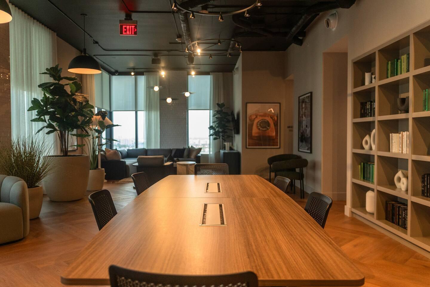 121 NE 5th Miami, FL 33132