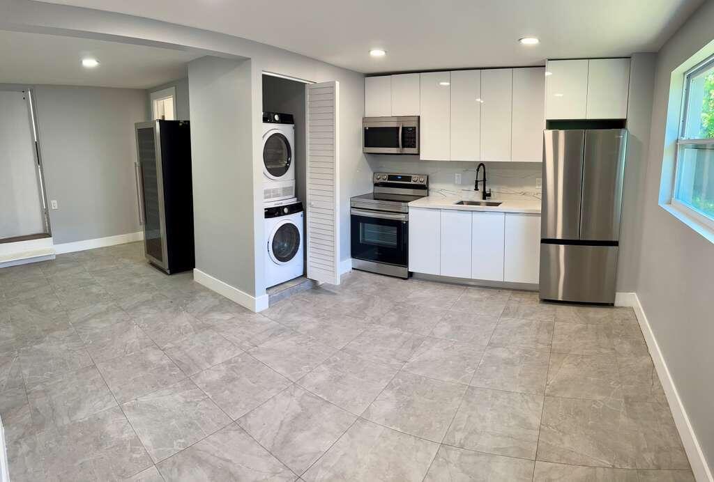 2865 NE 13th Pompano Beach, FL 33064