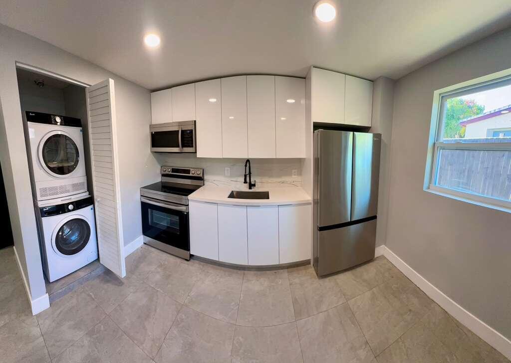 2865 NE 13th Pompano Beach, FL 33064