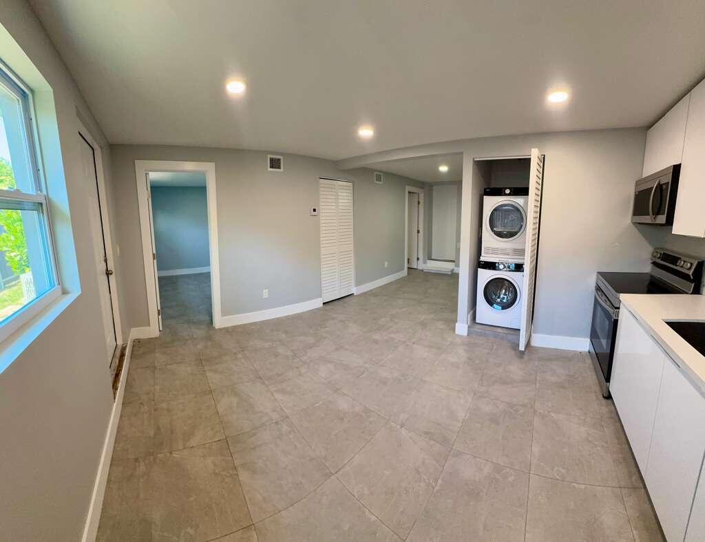2865 NE 13th Pompano Beach, FL 33064