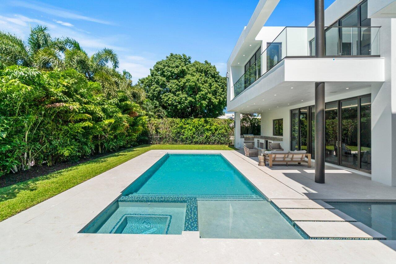 2391 Areca Palm Boca Raton, FL 33432