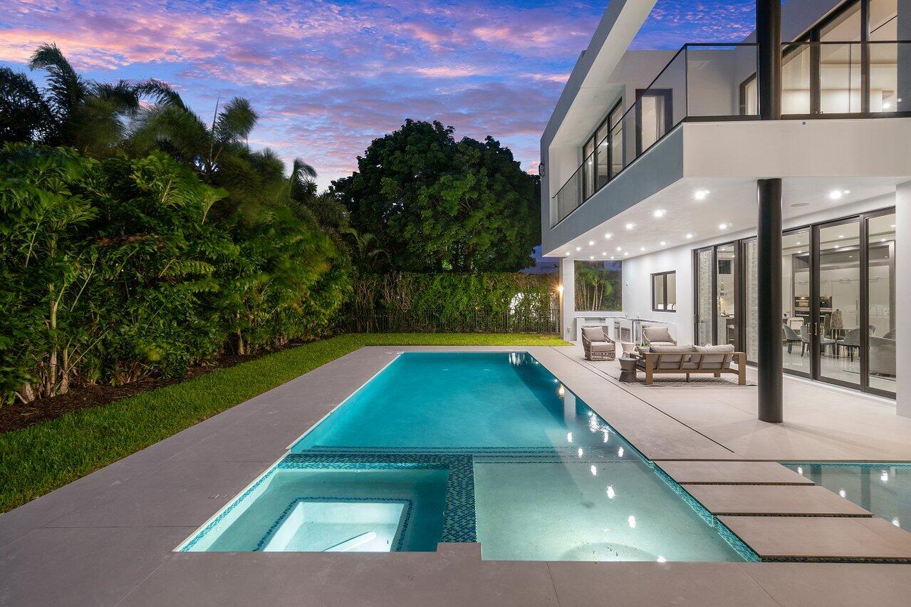 2391 Areca Palm Boca Raton, FL 33432