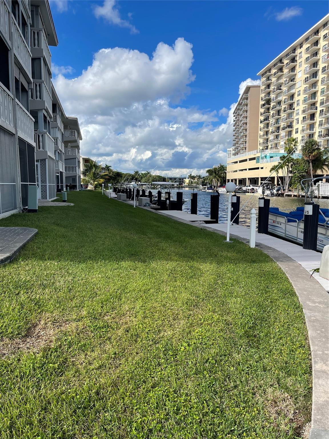 450 Paradise Isle Hallandale Beach, FL 33009