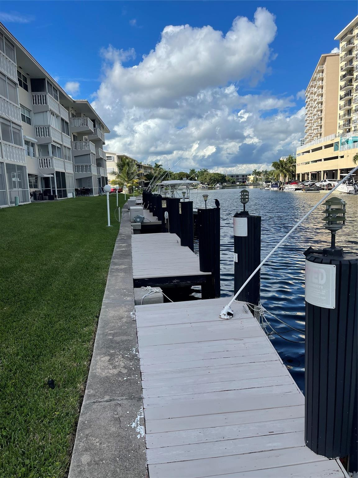 450 Paradise Isle Hallandale Beach, FL 33009