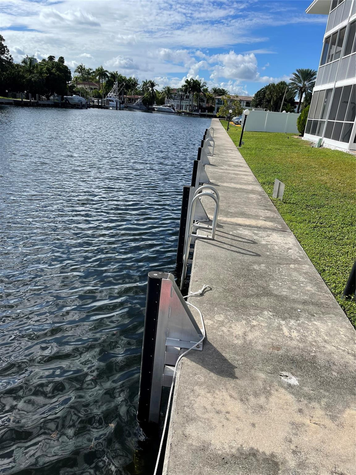450 Paradise Isle Hallandale Beach, FL 33009
