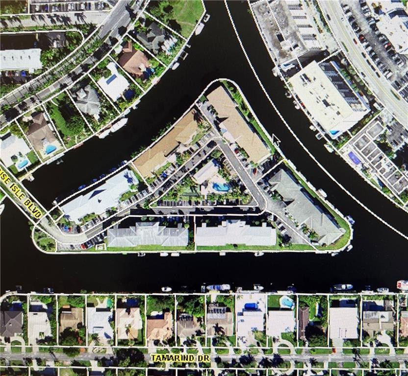 450 Paradise Isle Hallandale Beach, FL 33009