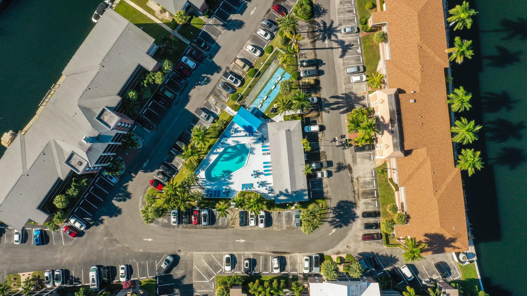 450 Paradise Isle Hallandale Beach, FL 33009