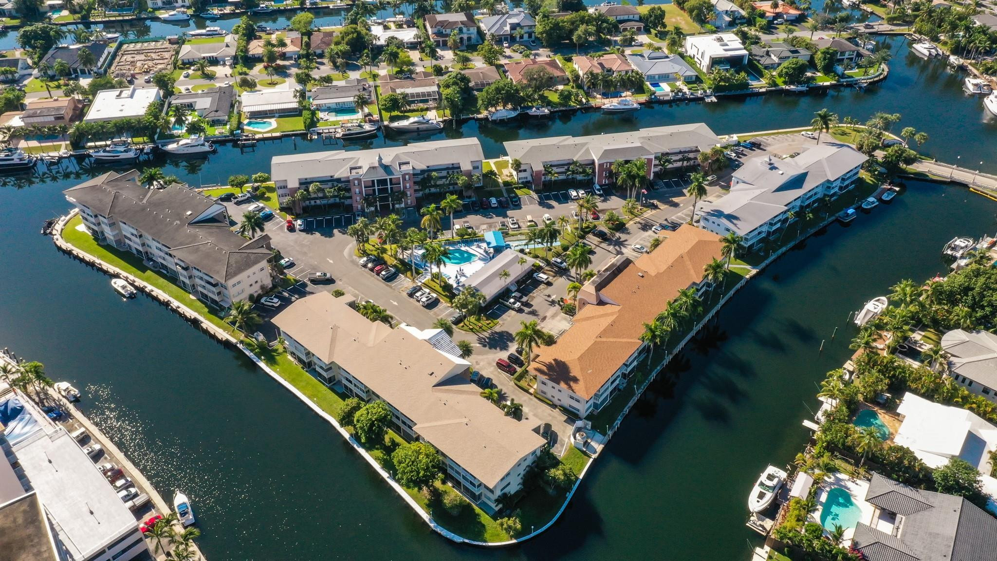 450 Paradise Isle Hallandale Beach, FL 33009