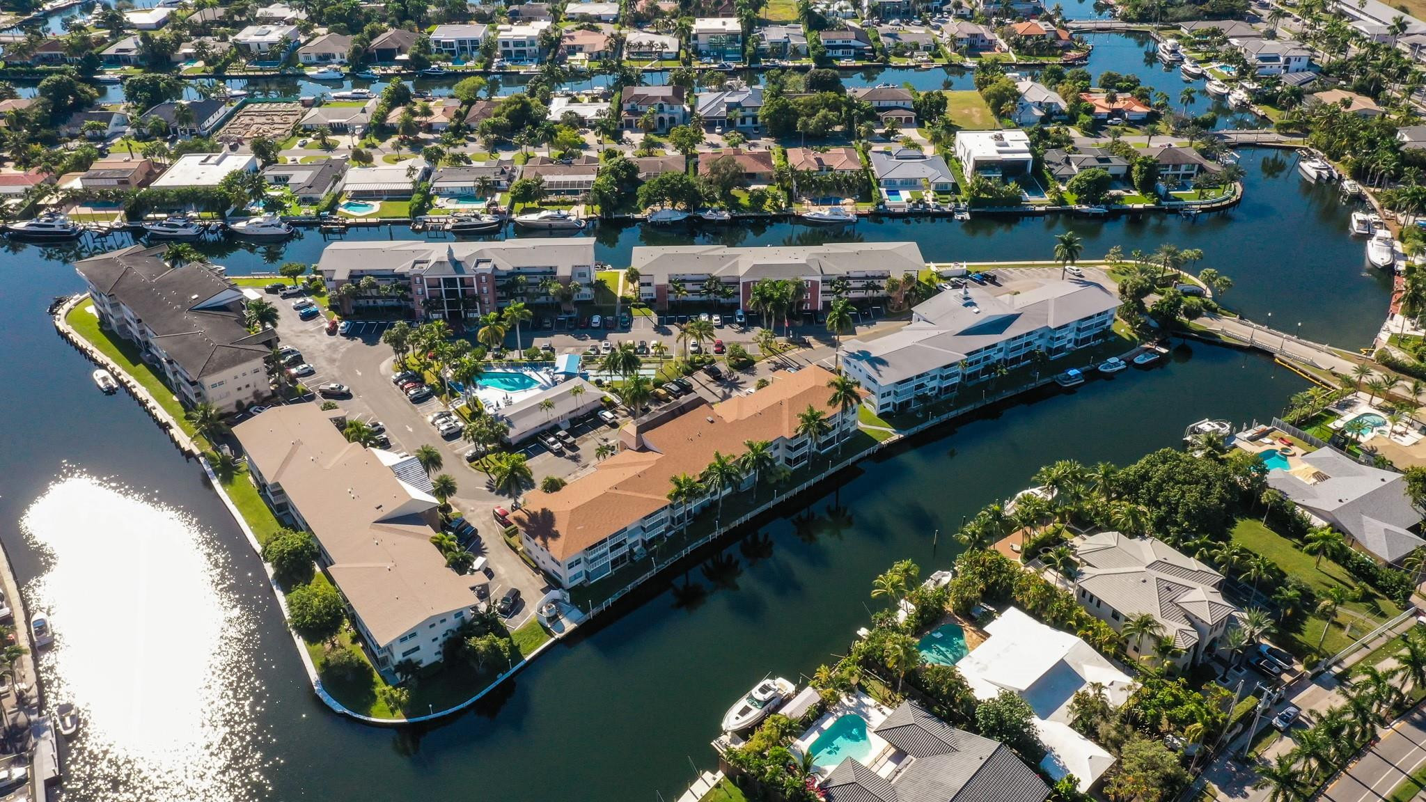 450 Paradise Isle Hallandale Beach, FL 33009