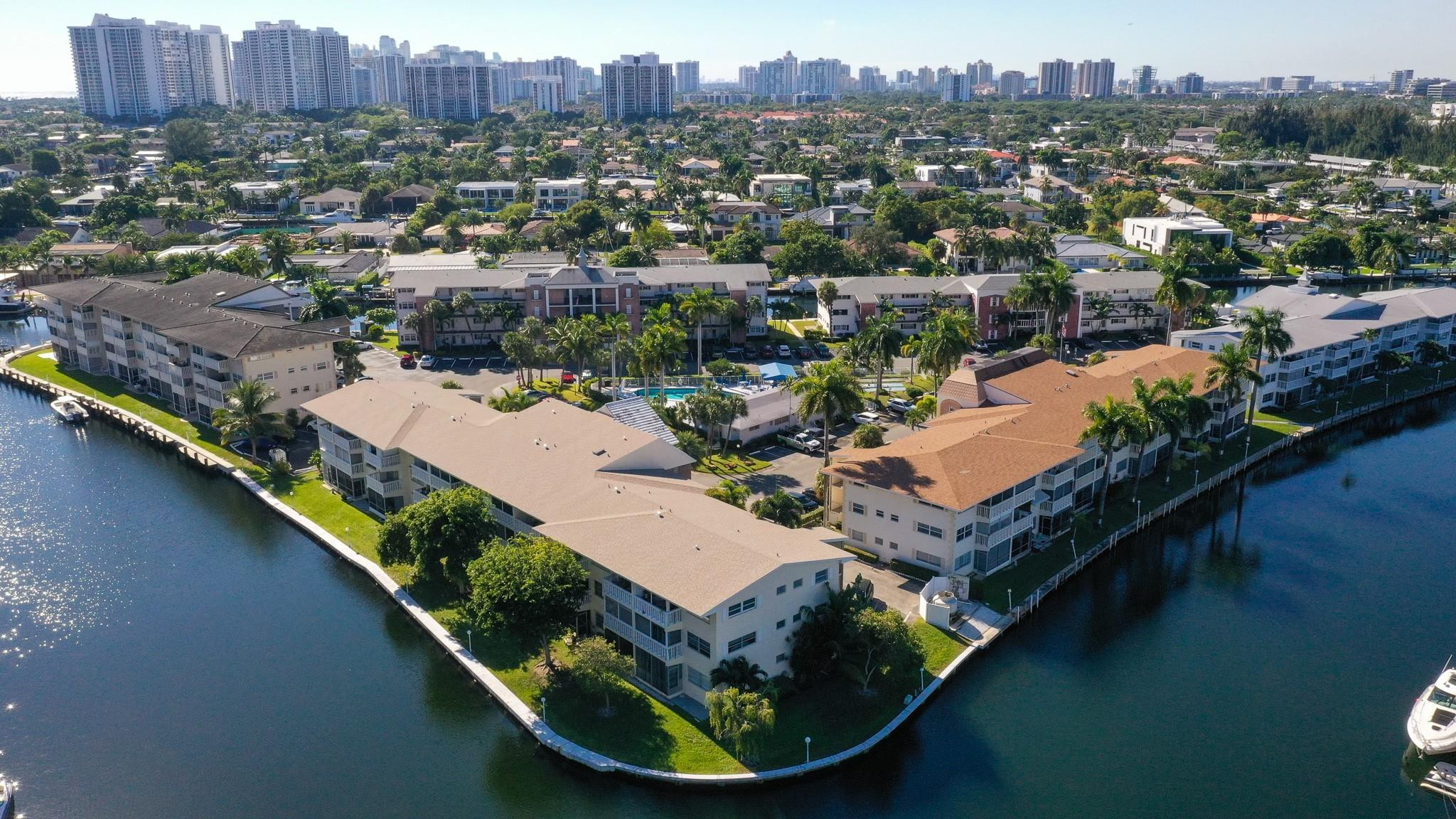 450 Paradise Isle Hallandale Beach, FL 33009