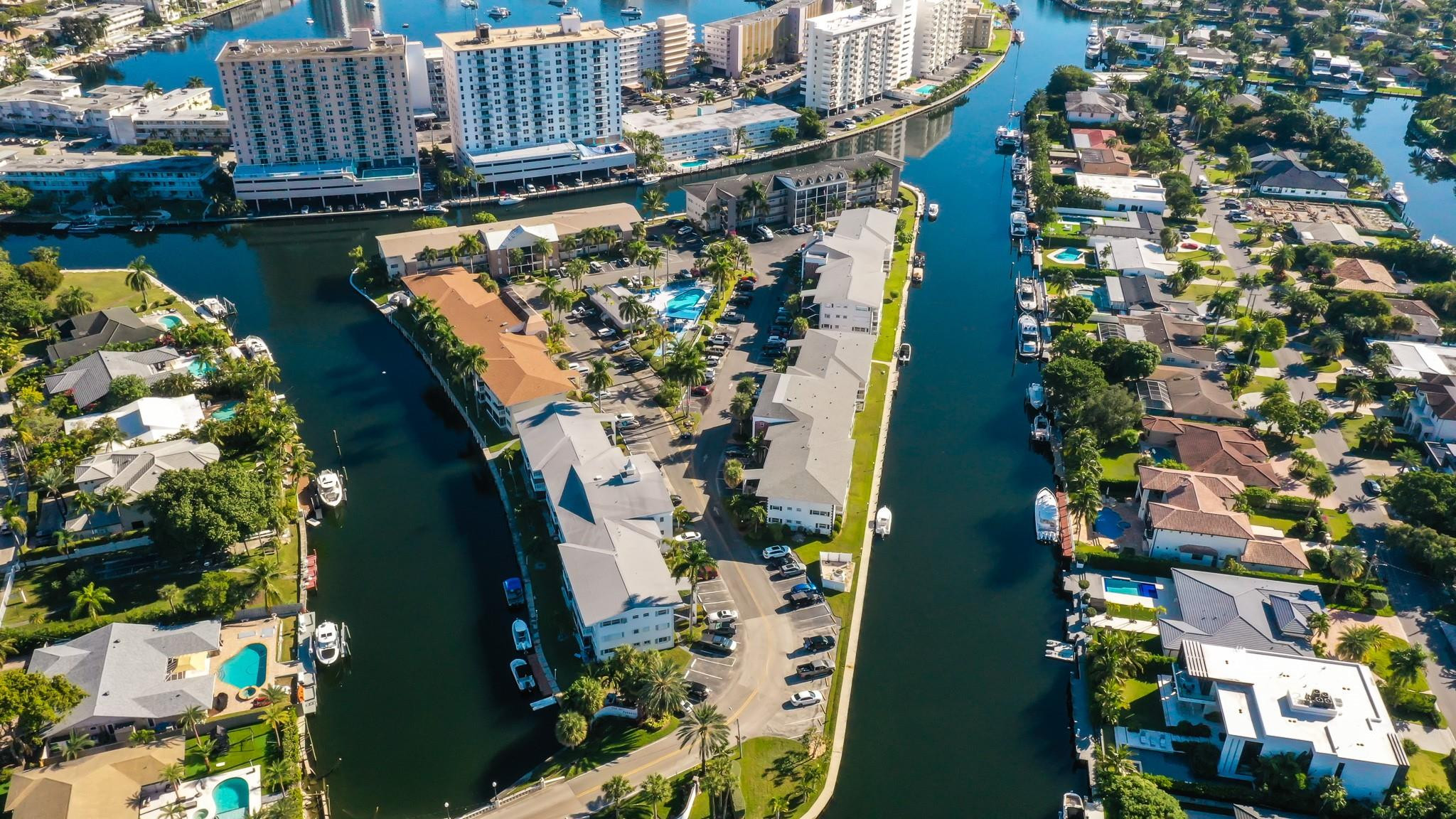 450 Paradise Isle Hallandale Beach, FL 33009