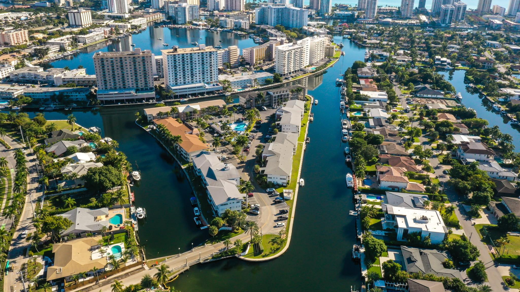 450 Paradise Isle Hallandale Beach, FL 33009