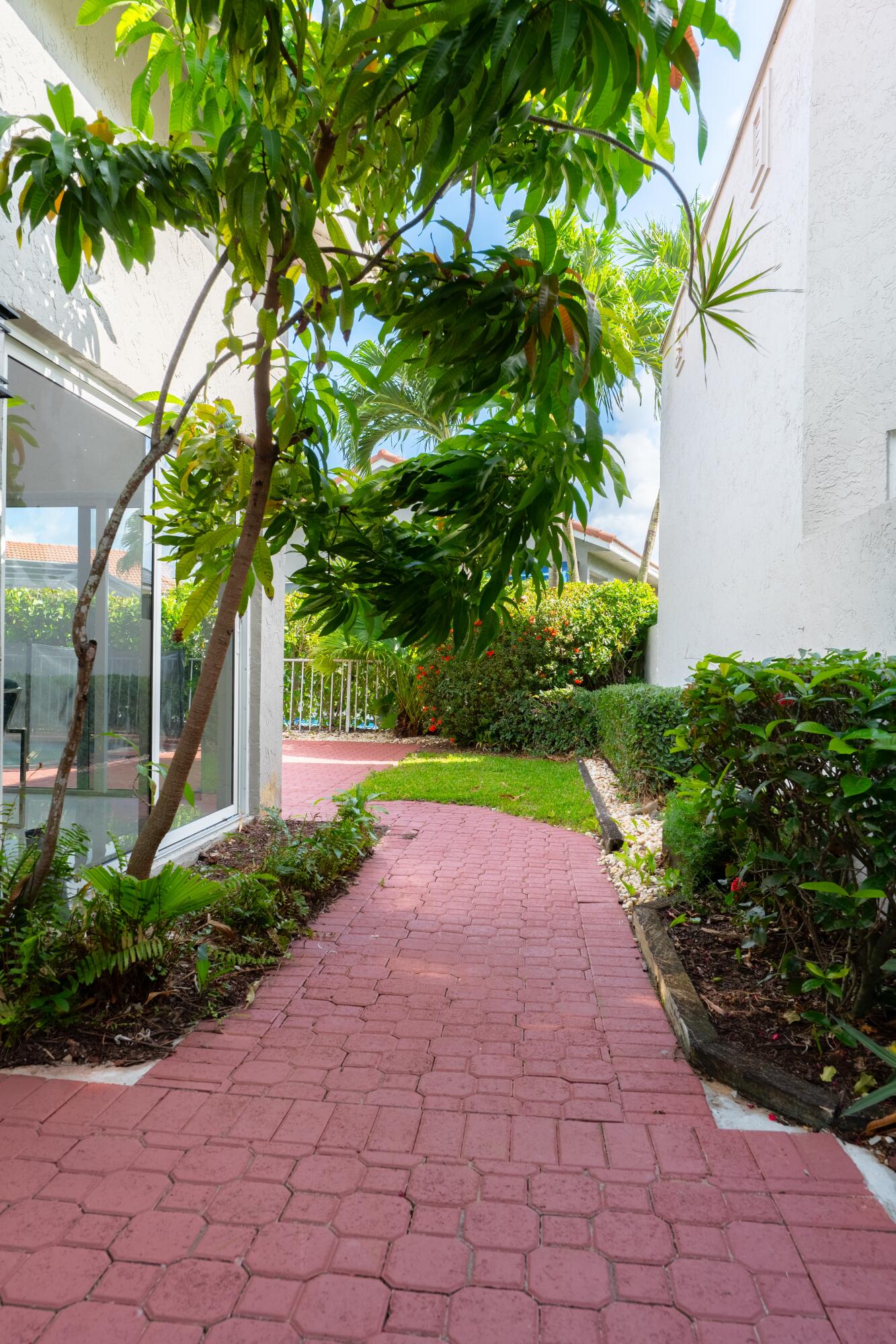 17277 Hampton Boca Raton, FL 33496