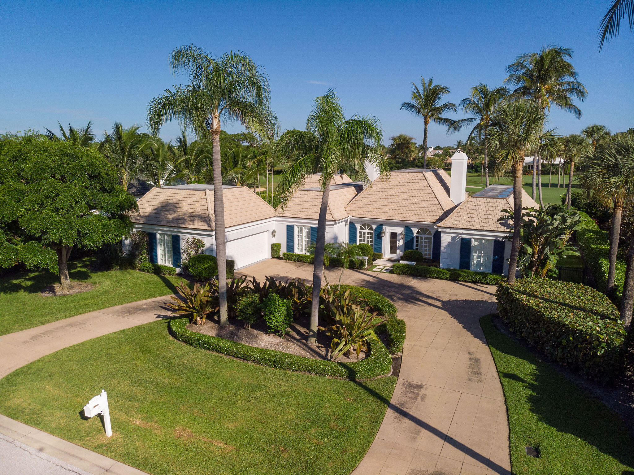 971 Lake House Dr