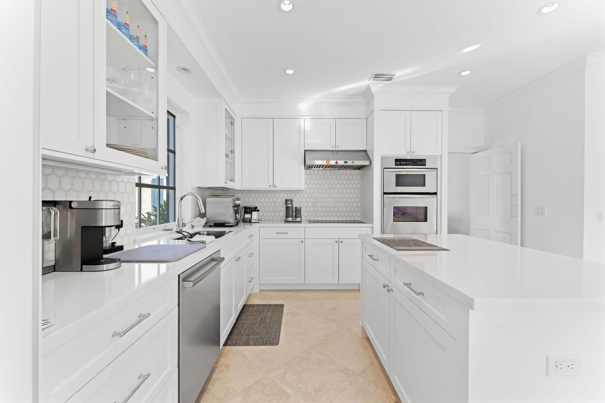 971 Lake House Dr North Palm Beach, FL 33408