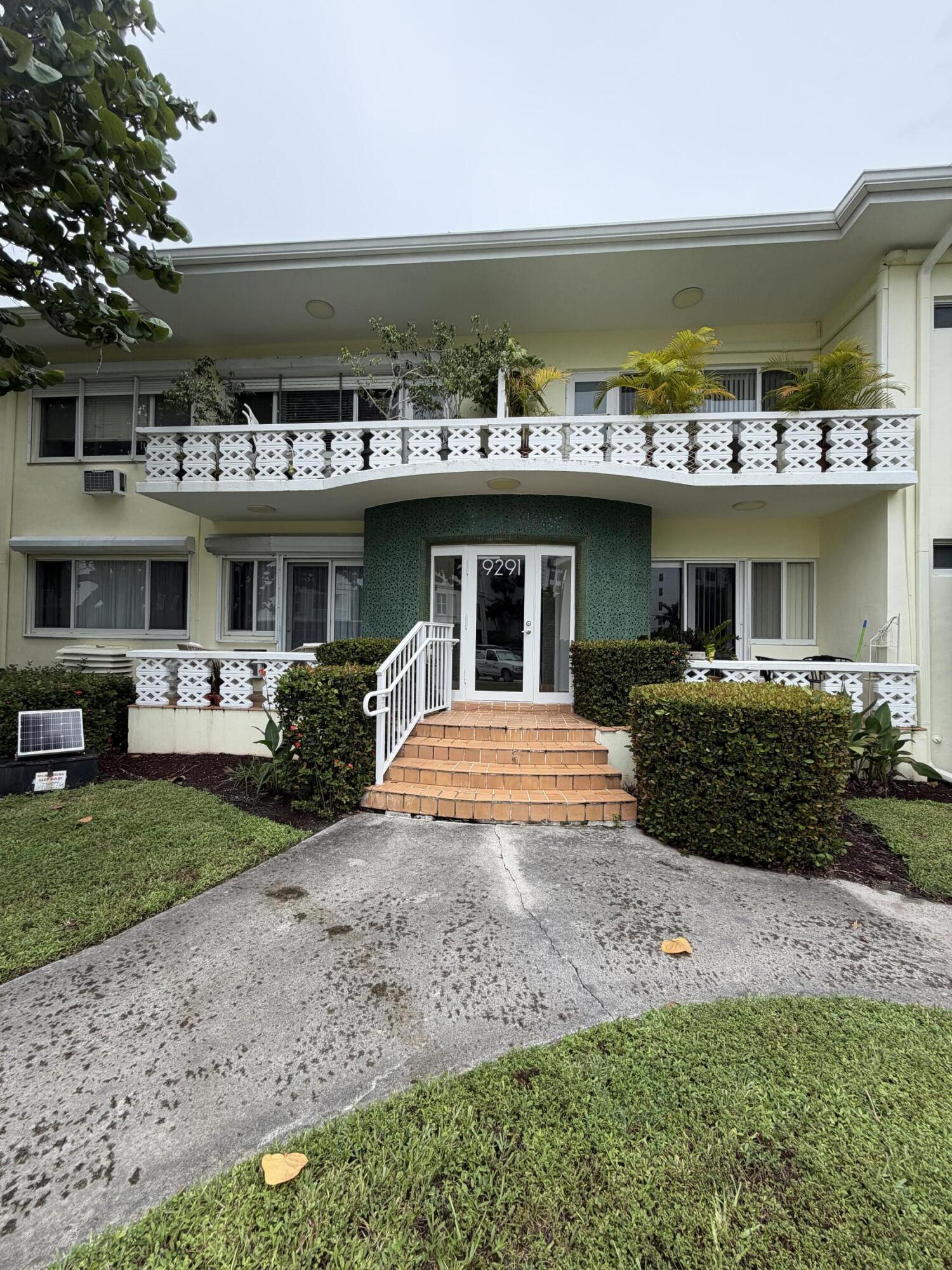 9291 W Bay Hbr Dr #8