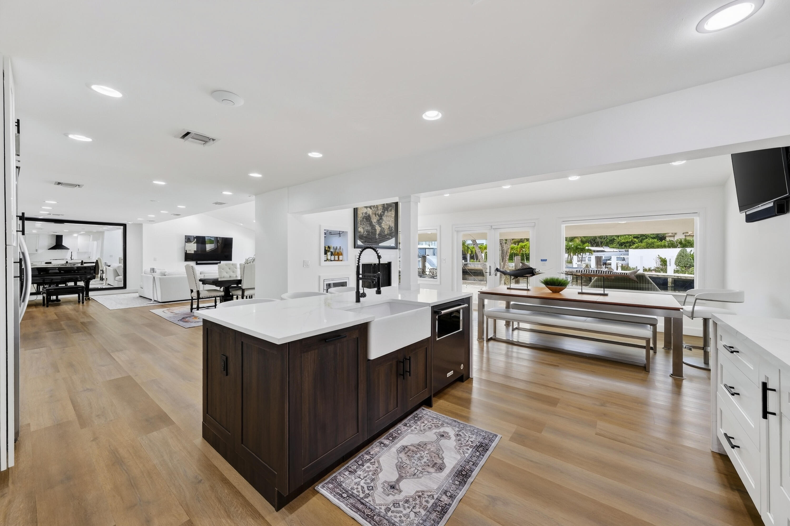 329 Isle Of Capri Dr Fort Lauderdale, FL 33301