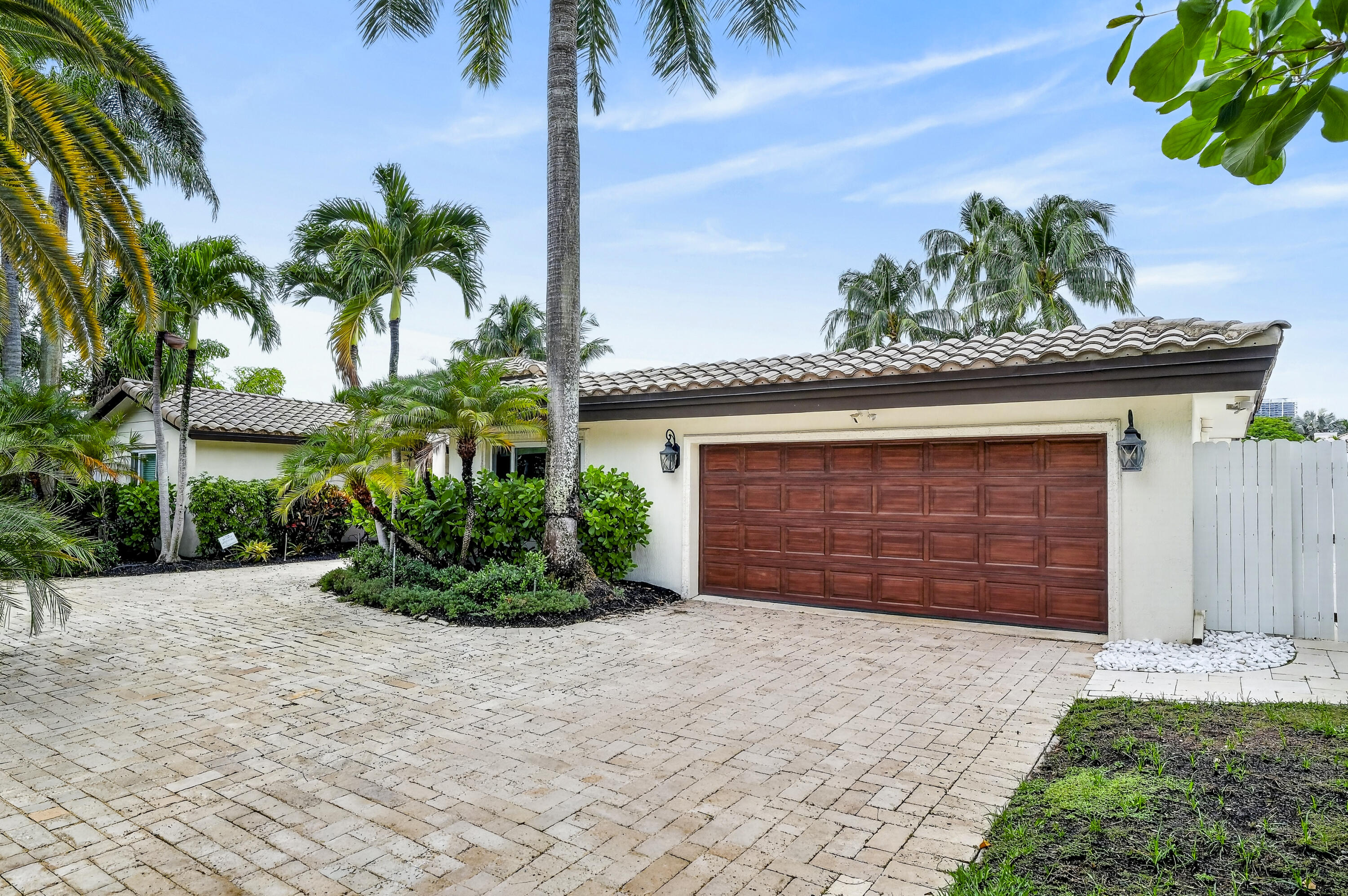 329 Isle Of Capri Dr Fort Lauderdale, FL 33301
