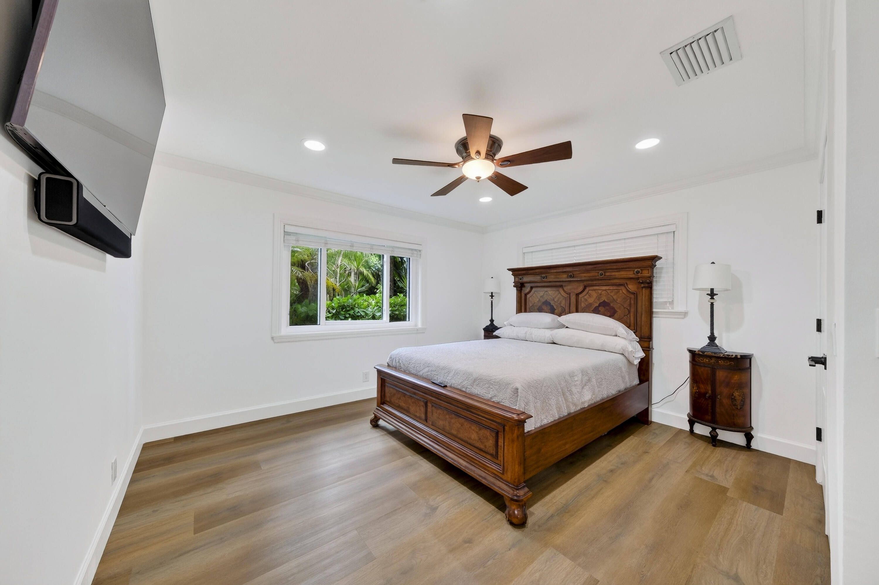 329 Isle Of Capri Dr Fort Lauderdale, FL 33301