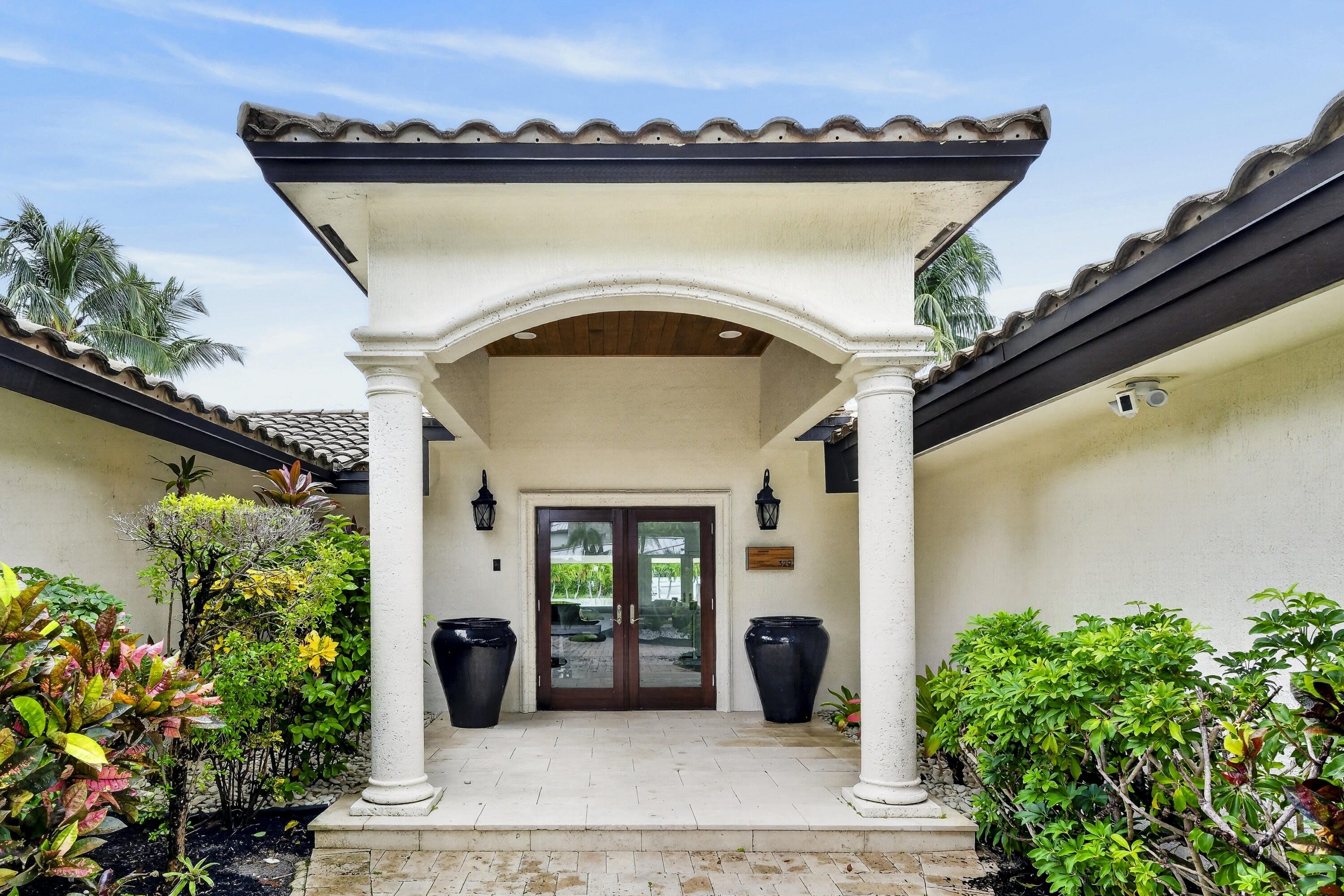 329 Isle Of Capri Dr Fort Lauderdale, FL 33301