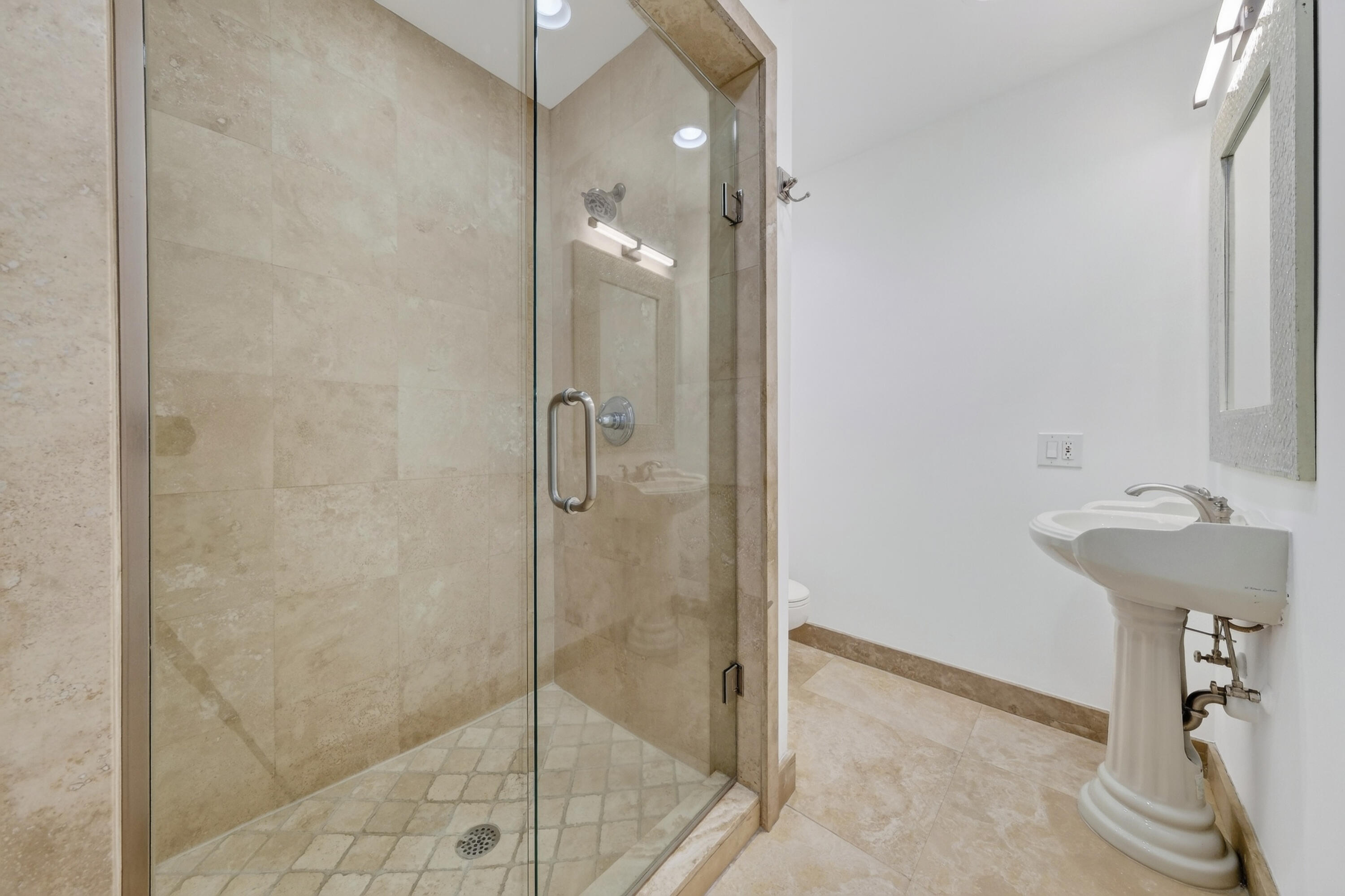 329 Isle Of Capri Dr Fort Lauderdale, FL 33301