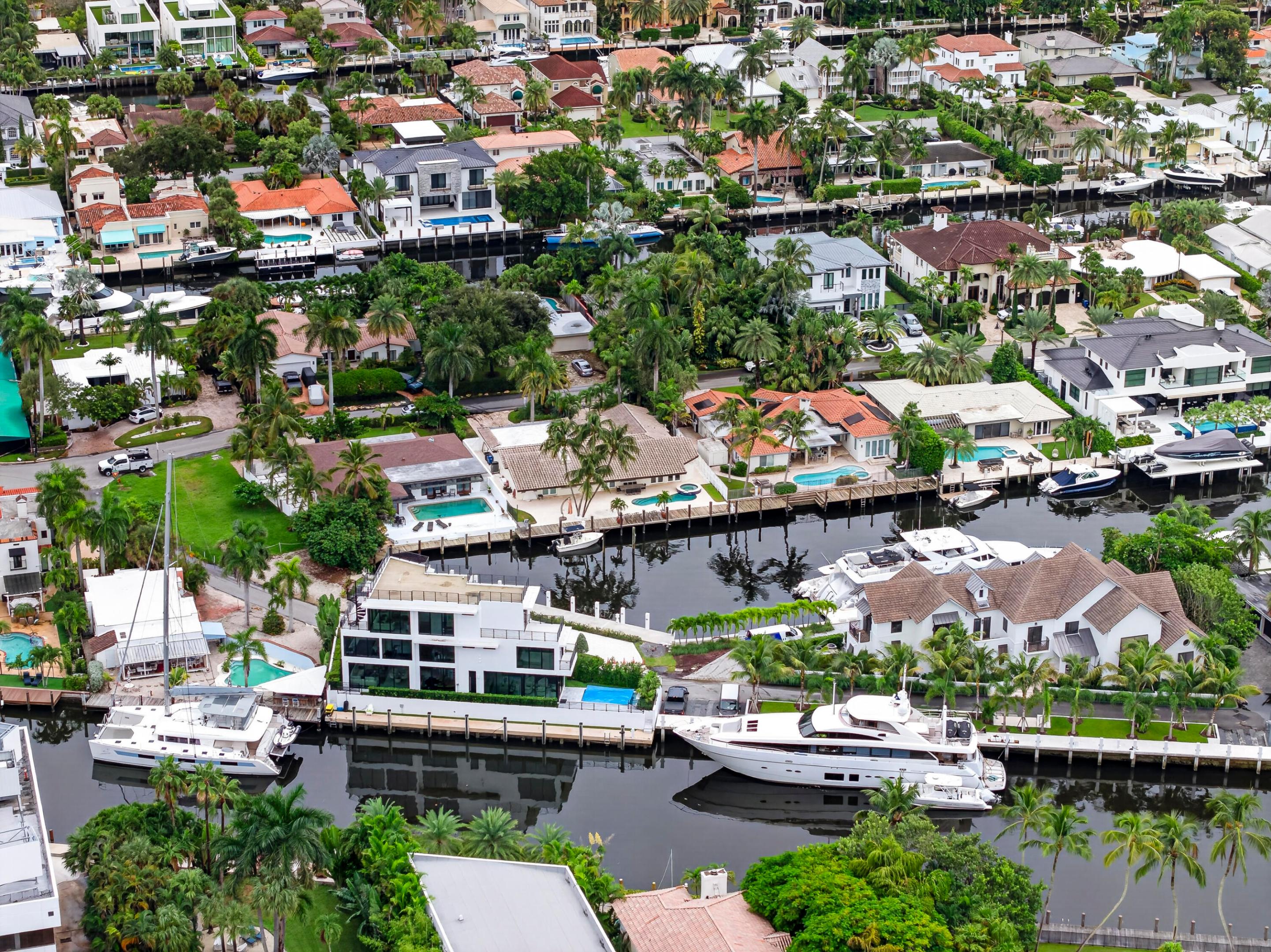 329 Isle Of Capri Dr Fort Lauderdale, FL 33301