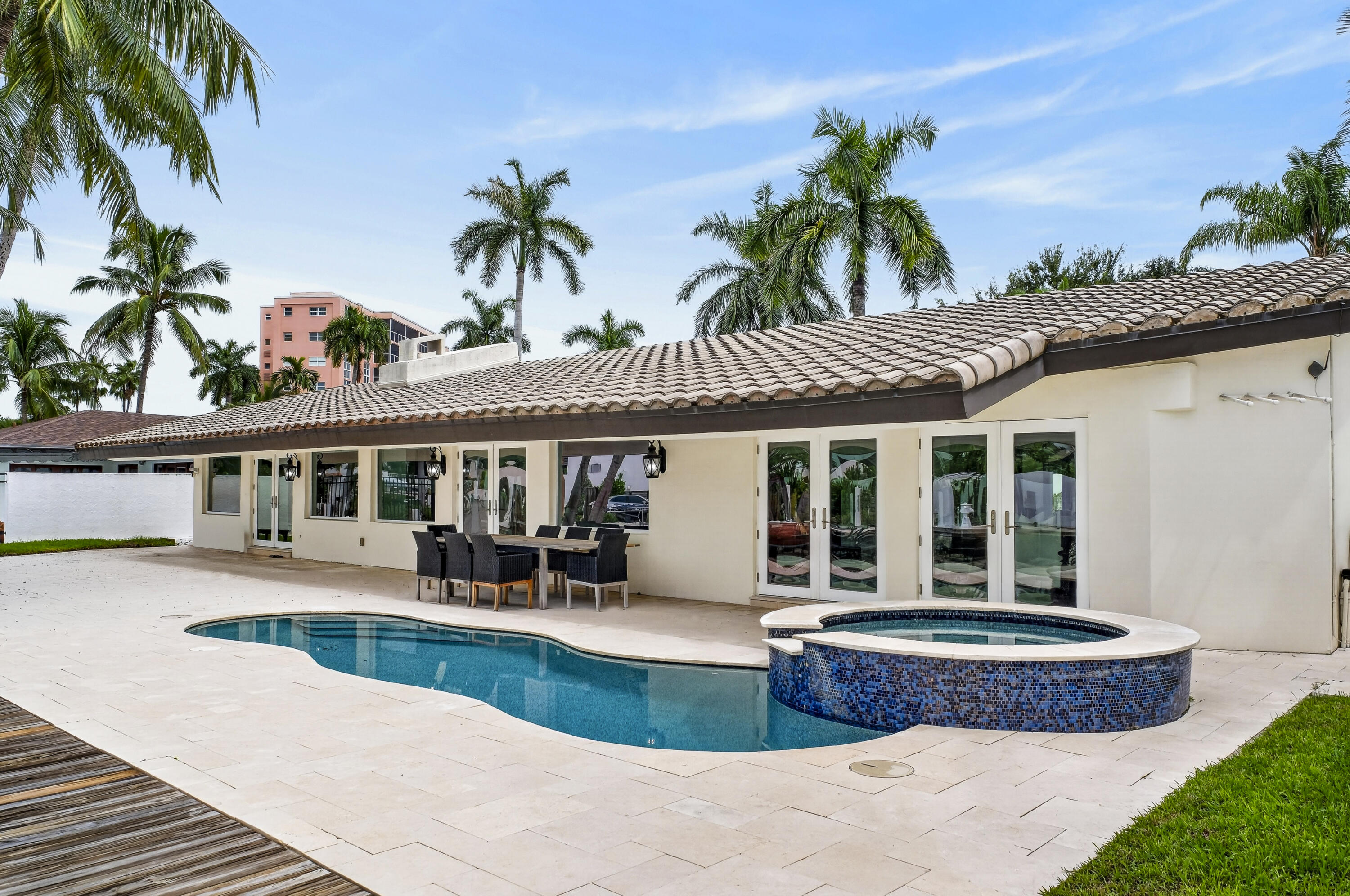 329 Isle Of Capri Dr Fort Lauderdale, FL 33301