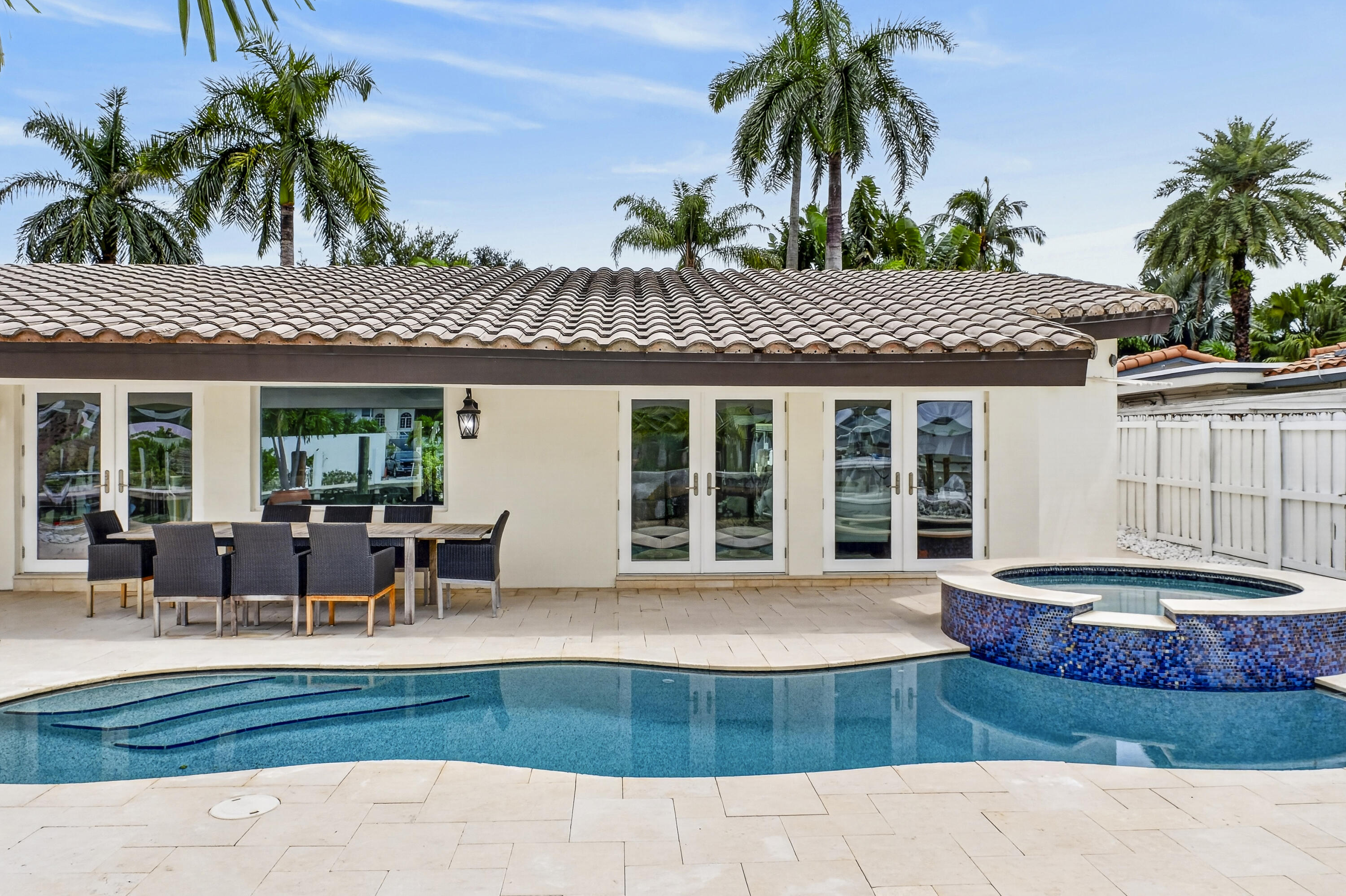 329 Isle Of Capri Dr Fort Lauderdale, FL 33301