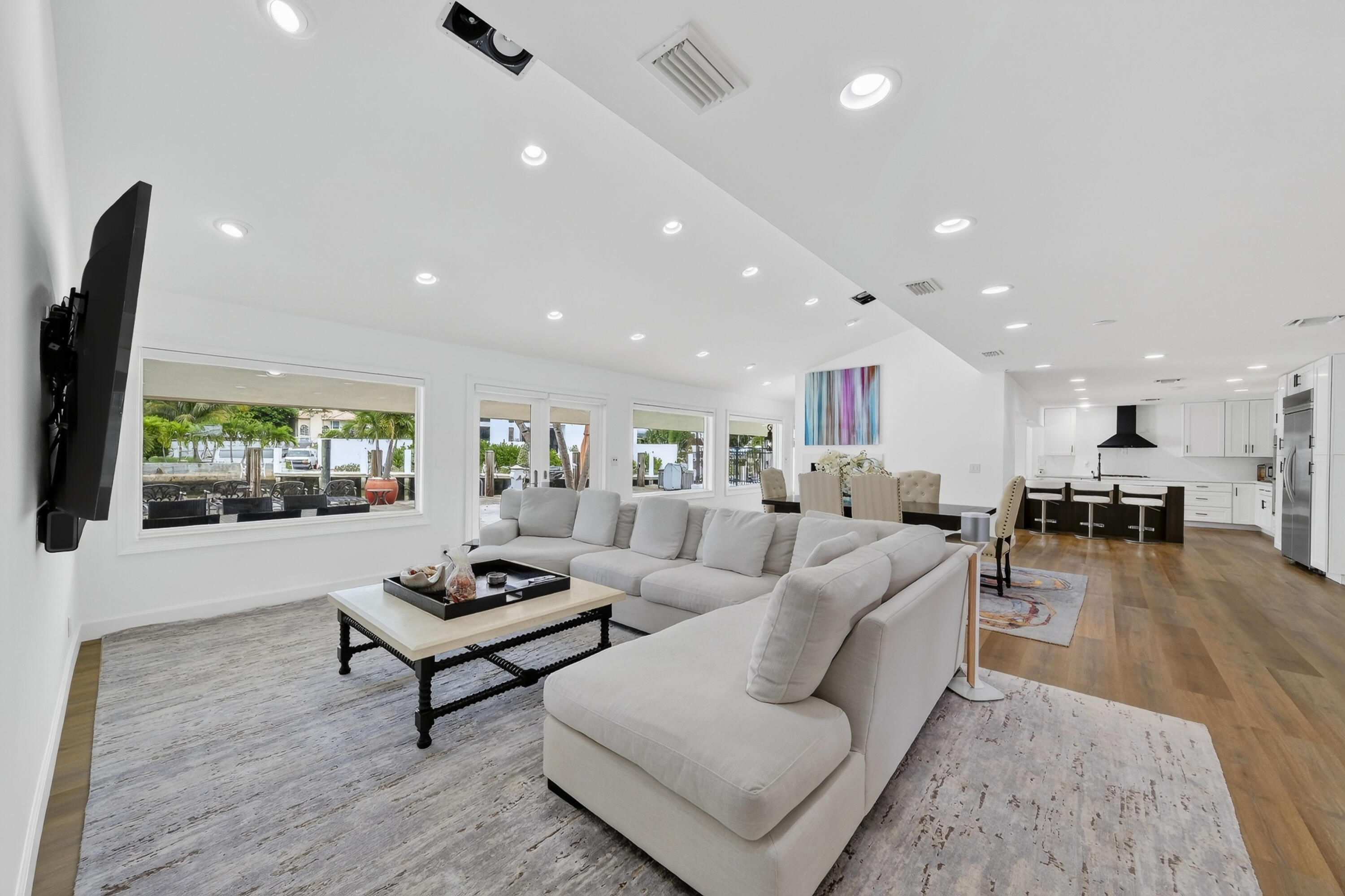 329 Isle Of Capri Dr Fort Lauderdale, FL 33301