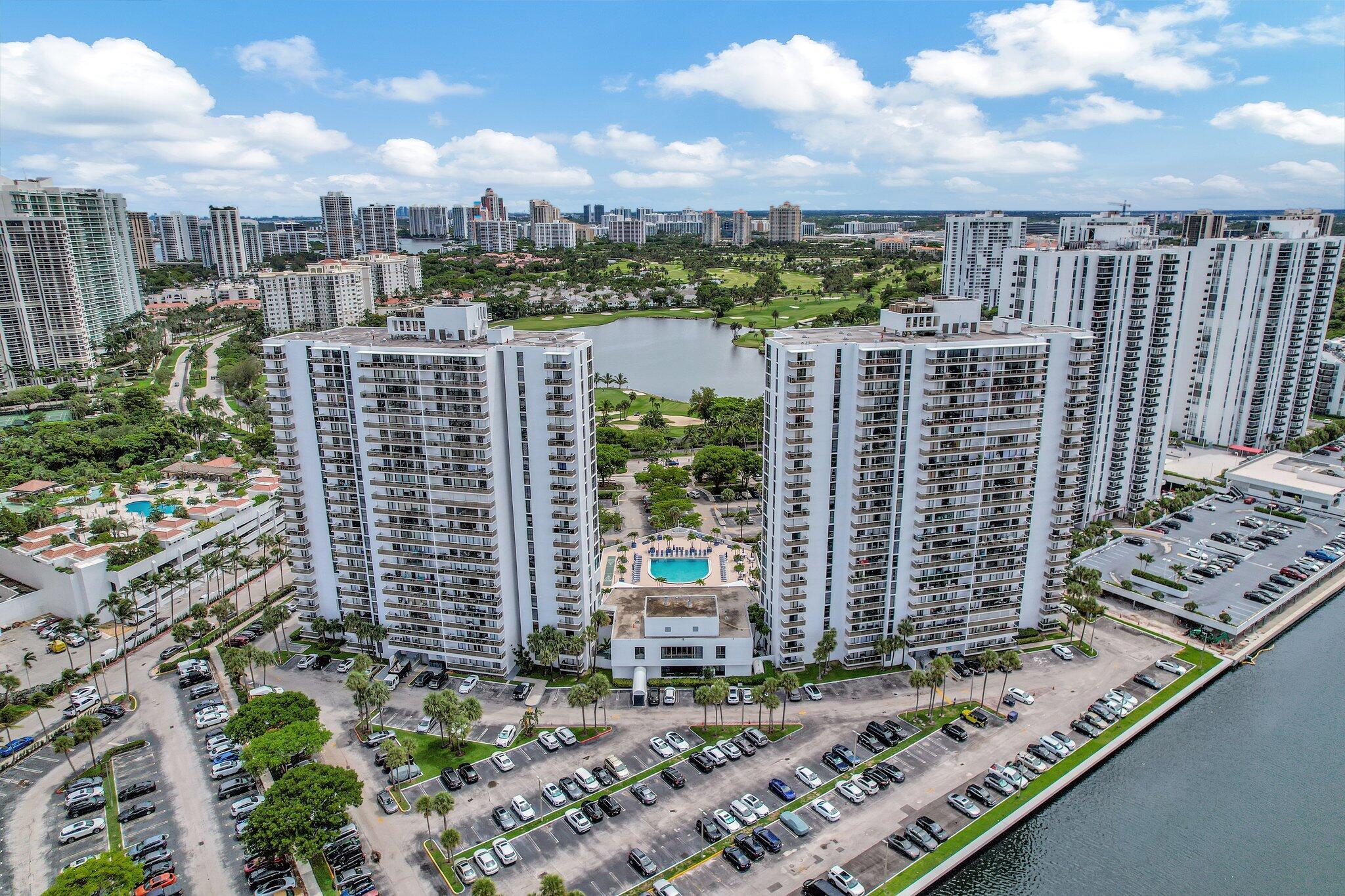 3701 N Country Clb Dr #907