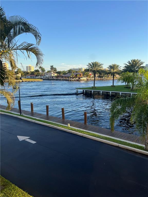 6515 Bay Club Dr #4
