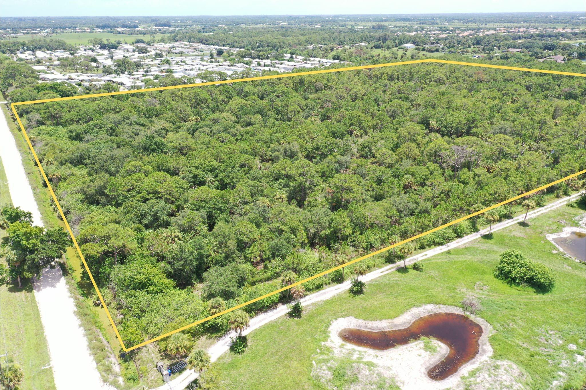 8655 12th St Vero Beach, FL 32966